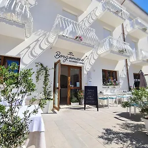 Borgomare E Colazioni Bed & Breakfast